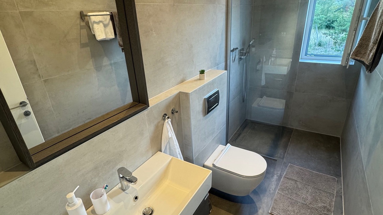 Photo of Bathroom in Peruski