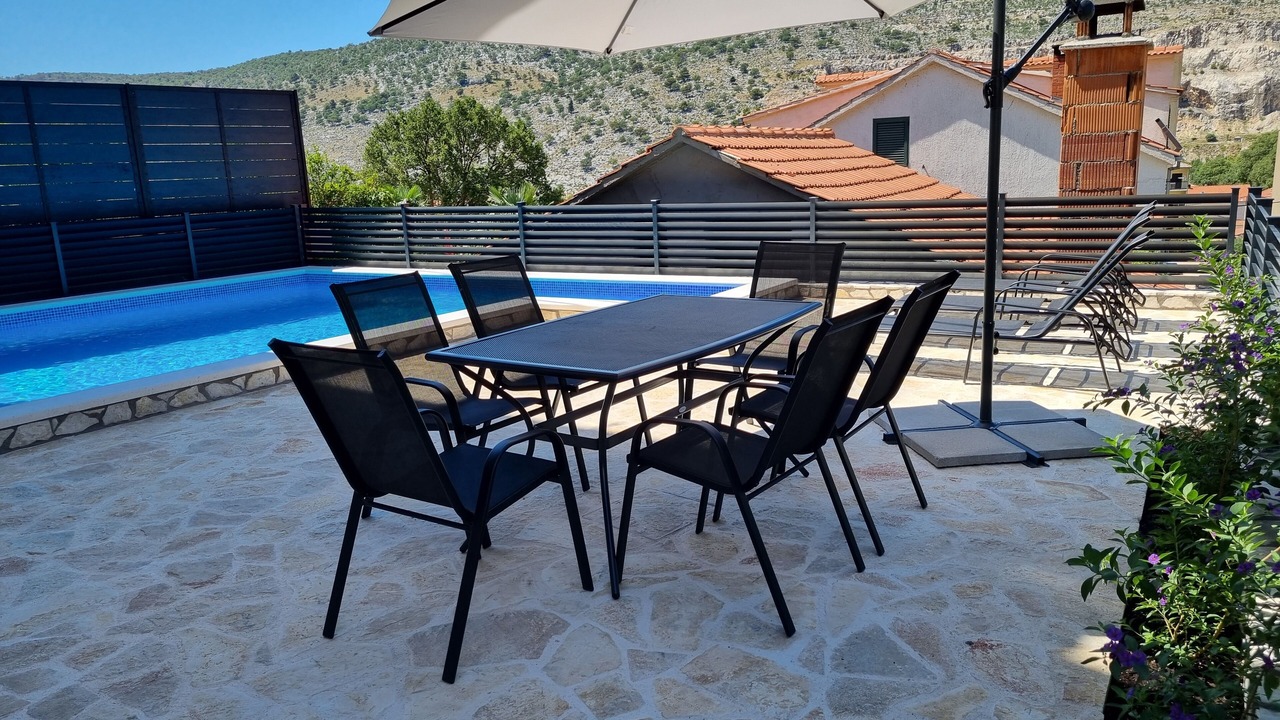 Photo of Outdoor in Srinjine