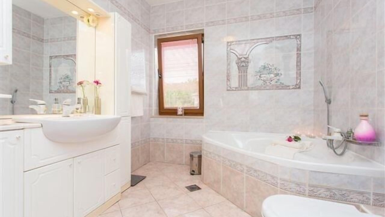 Photo of Bathroom in Soline