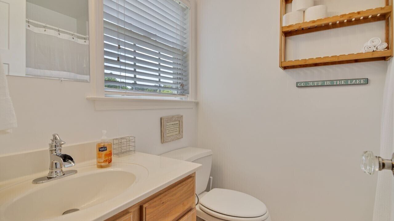 Photo of Bathroom in Townville
