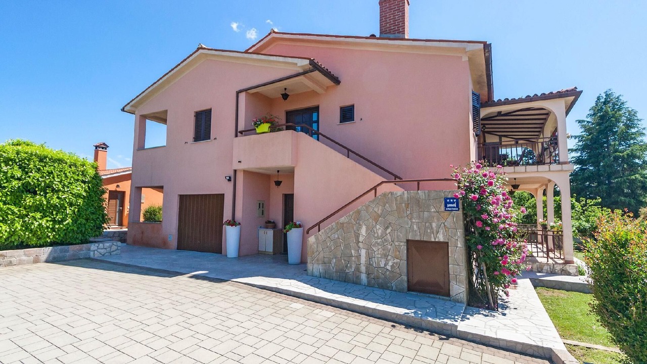Photo of Outdoor in Kapelica