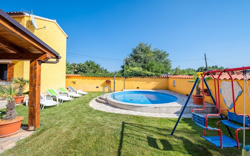 Photo of Outdoor in Mali Vareski