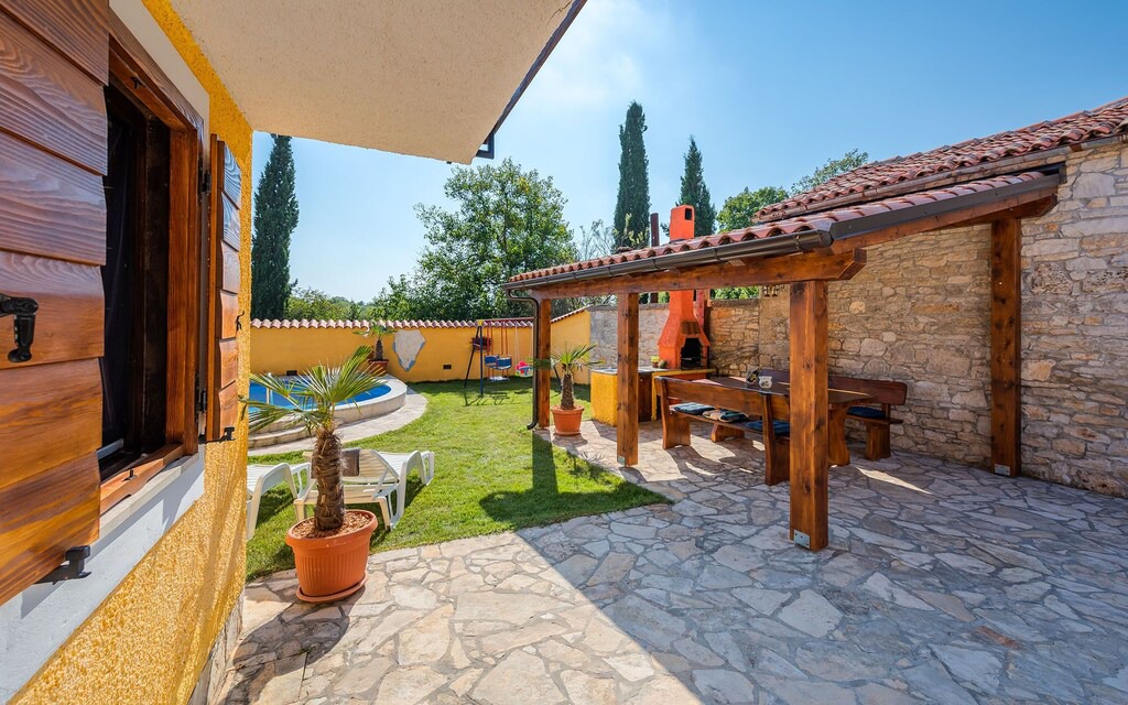 Photo of Patio Balcony in Mali Vareski
