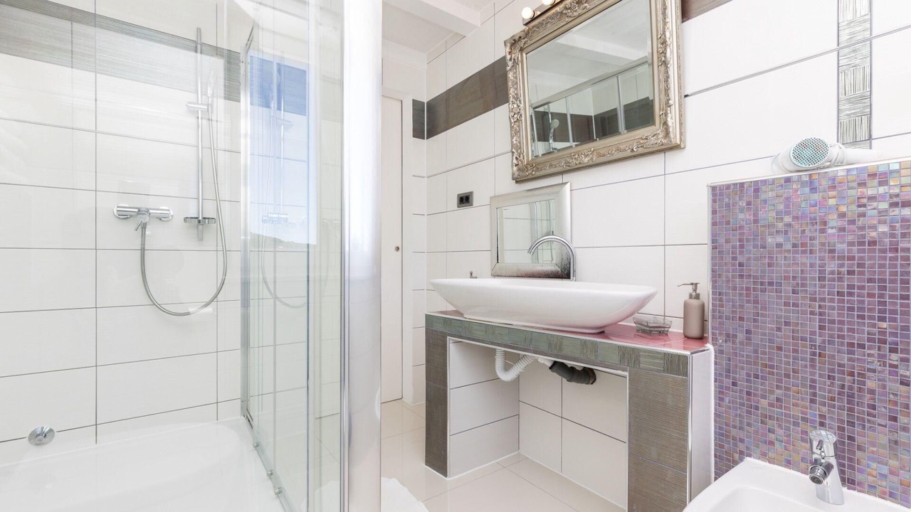 Photo of Bathroom in Cove Murtar
