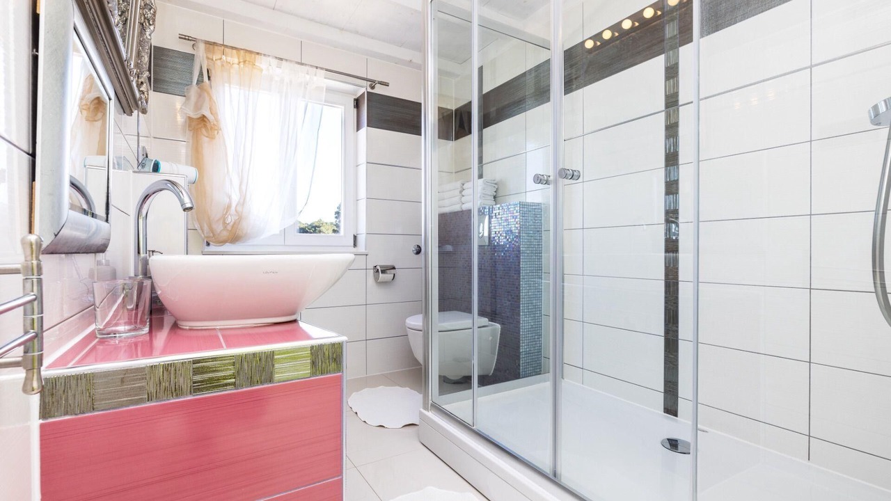 Photo of Bathroom in Cove Murtar