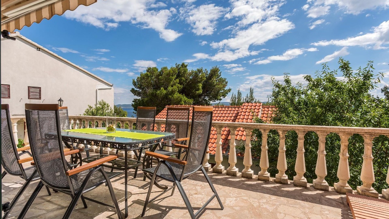Photo of Outdoor in Medici