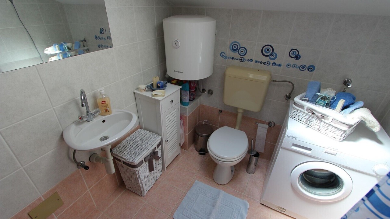 Photo of Bathroom in Porat