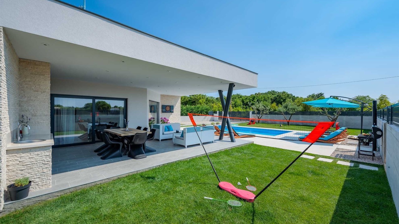 Photo of Outdoor in Mali Vareski