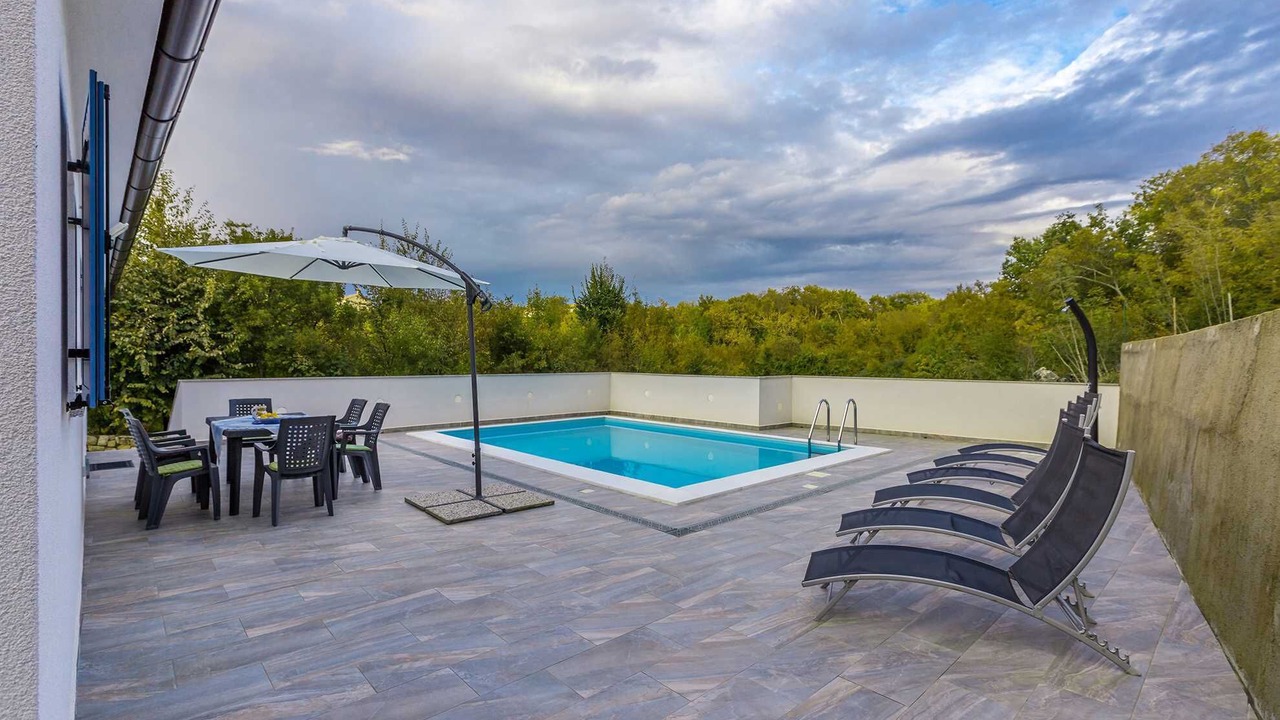 Photo of Outdoor in Gabonjin