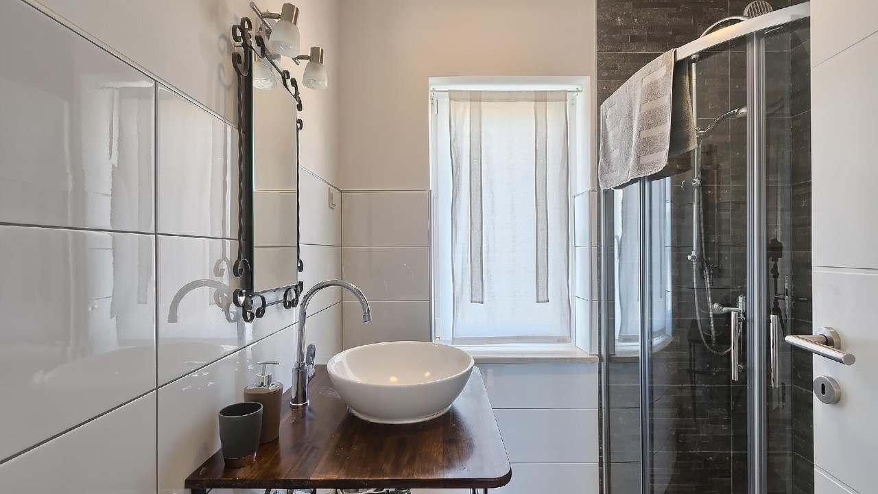 Photo of Bathroom in Peruski