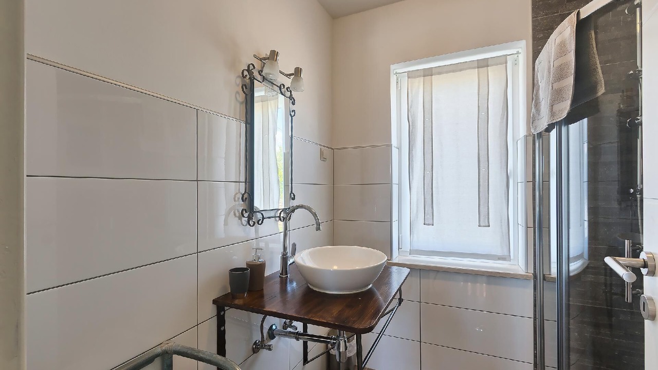 Photo of Bathroom in Peruski