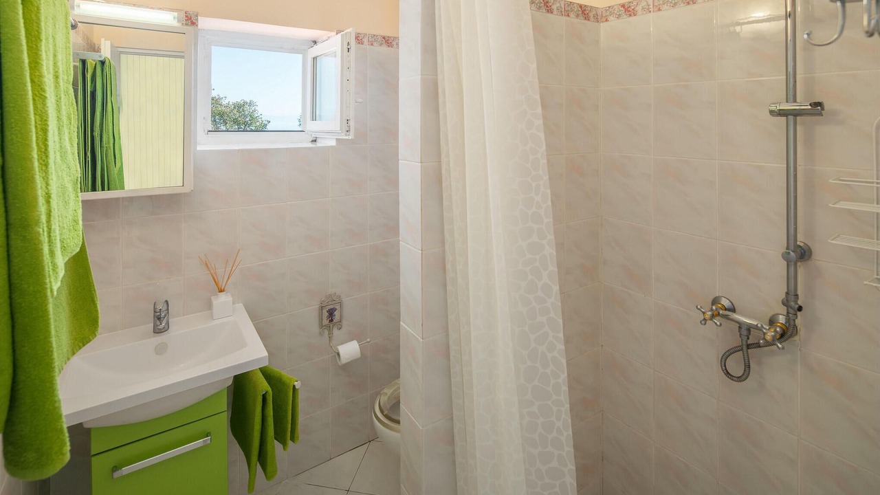 Photo of Bathroom in Ravni