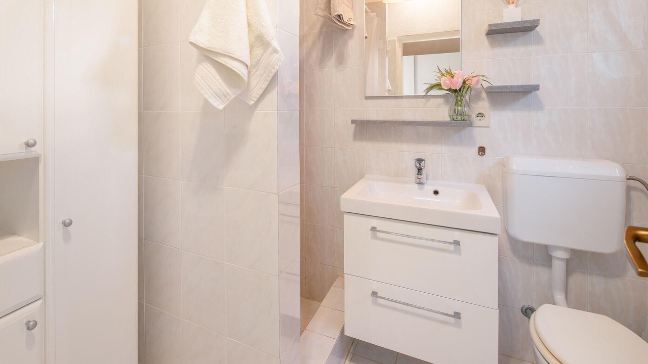 Photo of Bathroom in Ravni