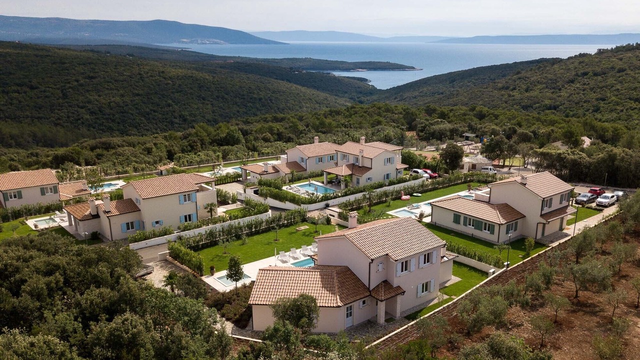 Photo of Outdoor in Kavran