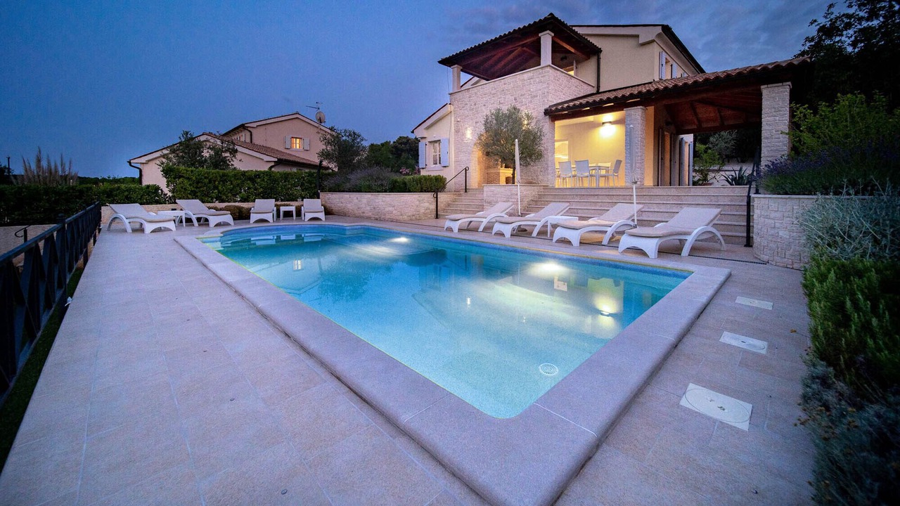 Photo of Outdoor in Kavran