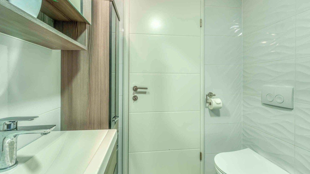 Photo of Bathroom in Porat