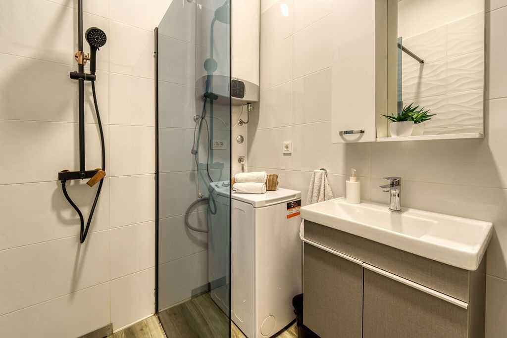 Photo of Bathroom in Porat