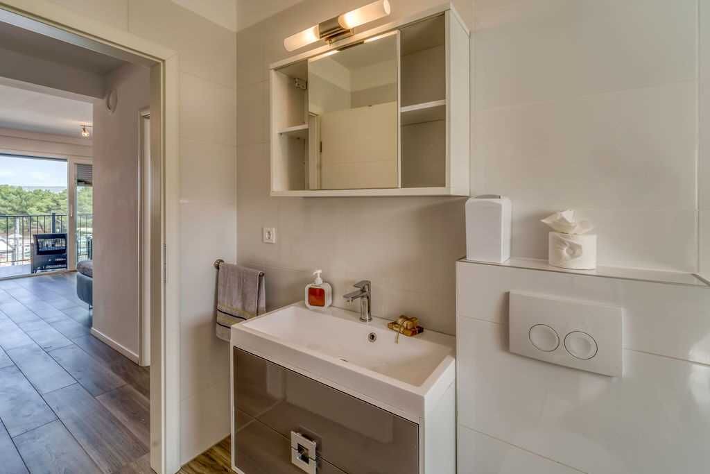 Photo of Bathroom in Porat