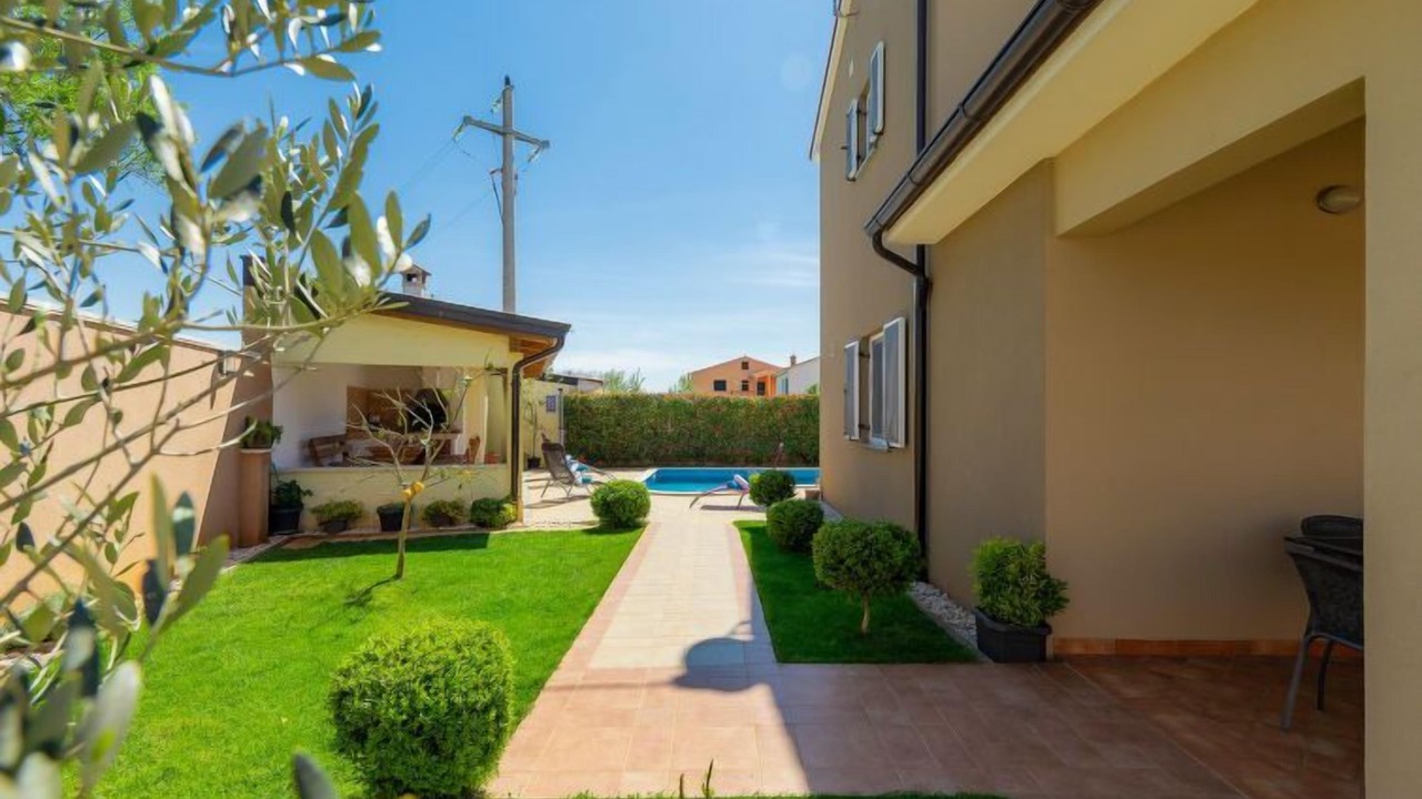 Photo of Outdoor in Loborika