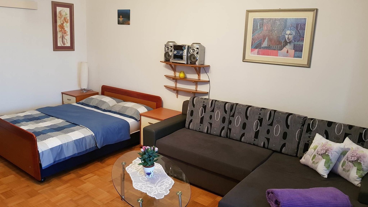 Photo of Livingroom in Vratarusa