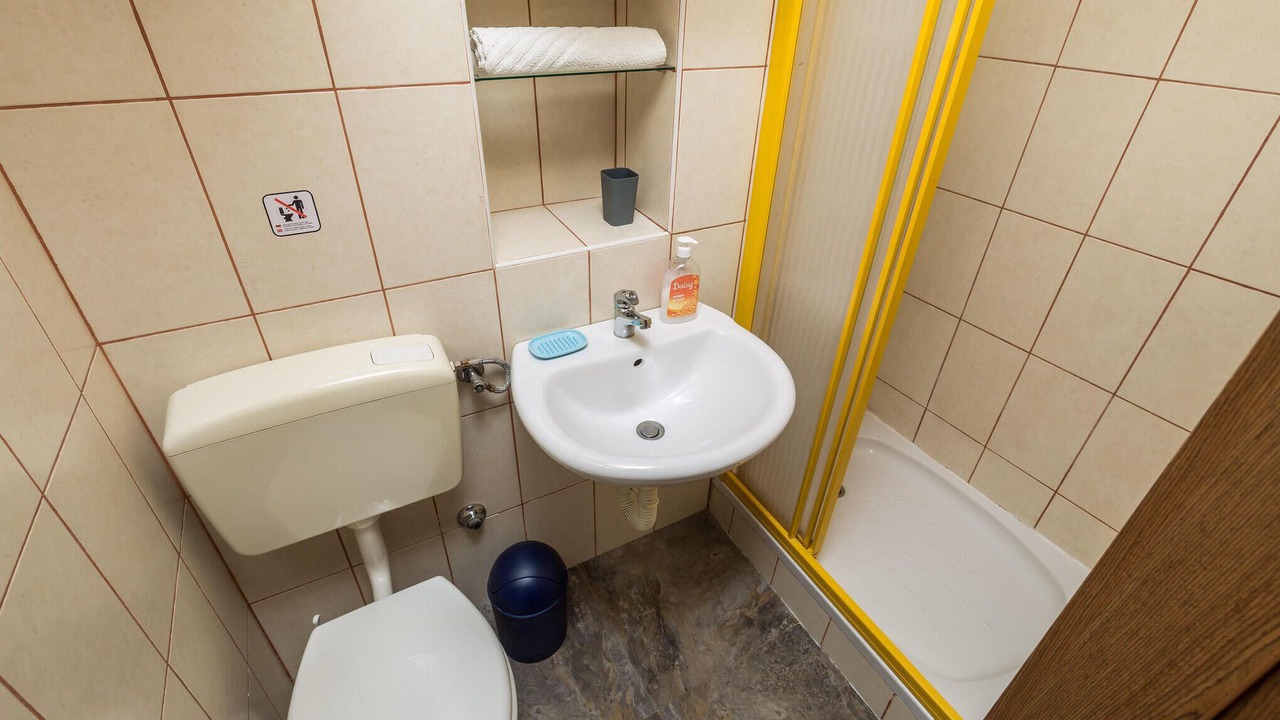 Photo of Bathroom in Vratarusa