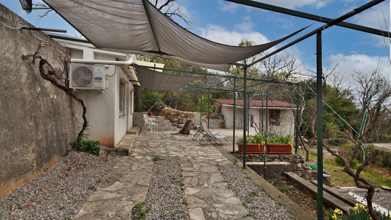 Photo of Outdoor in Rubesi