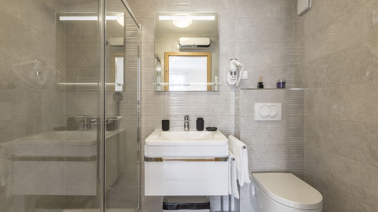 Photo of Bathroom in Srinjine