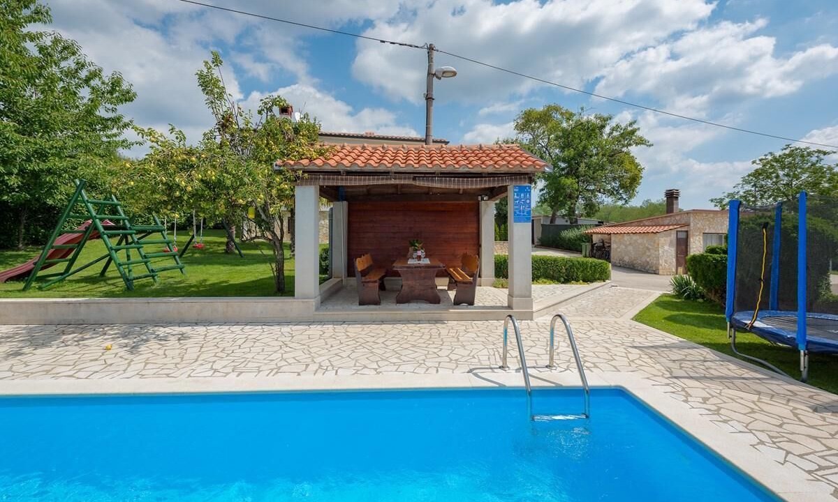 Photo of Outdoor in Lindar