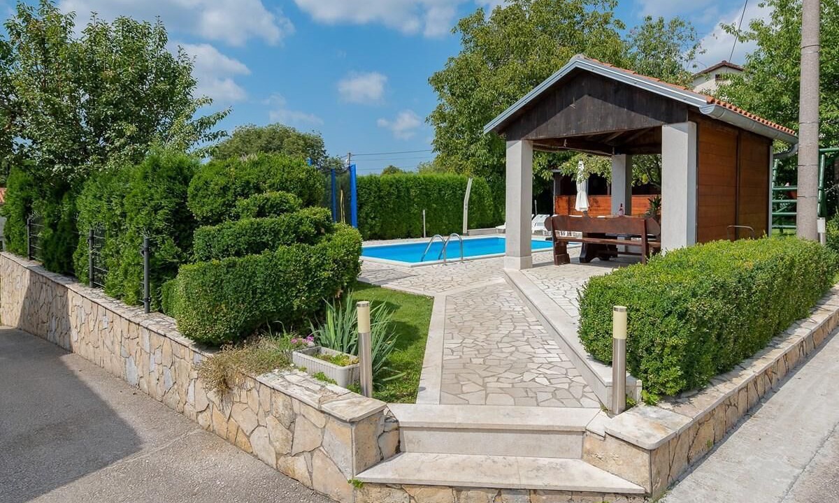 Photo of Outdoor in Lindar