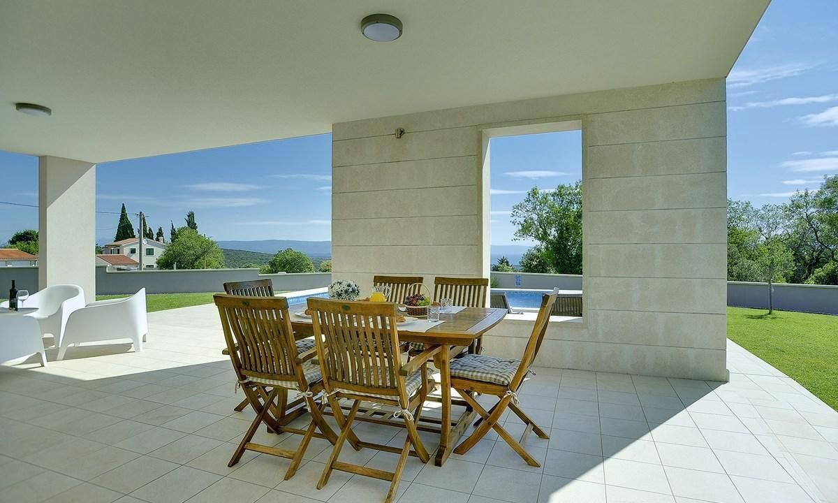 Photo of Outdoor in Kavran