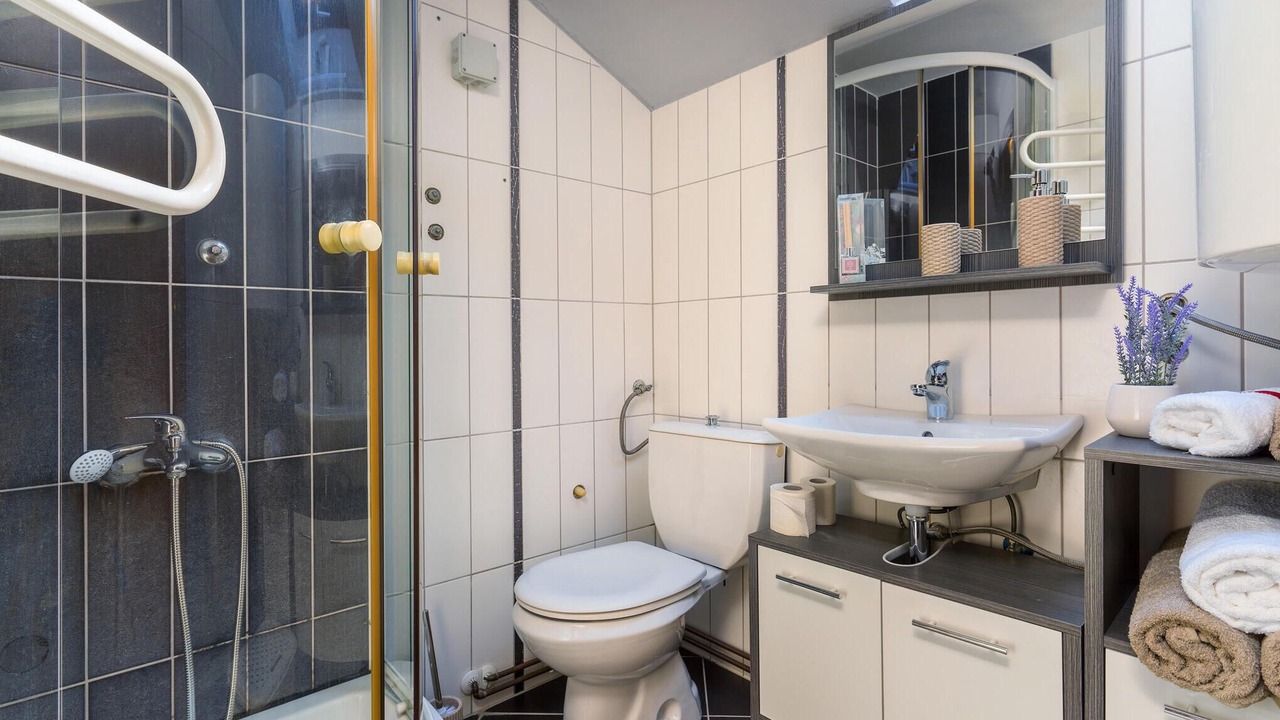 Photo of Bathroom in Bakar