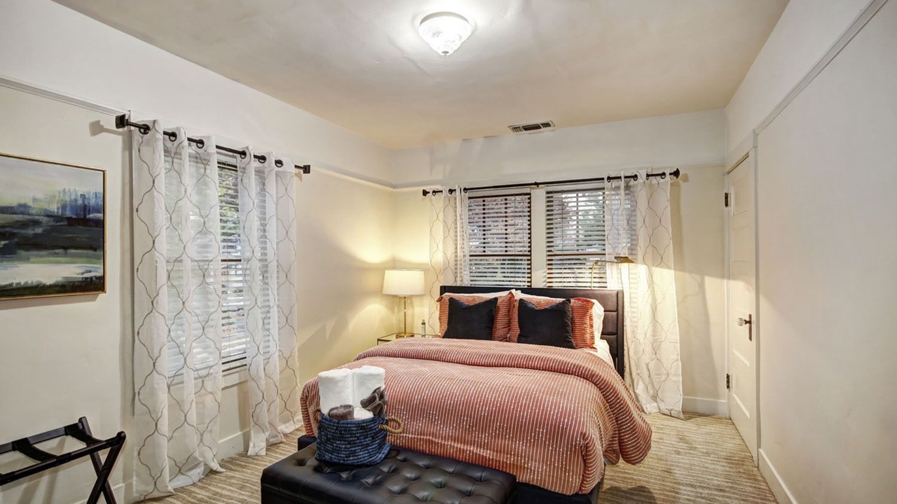 Photo of Bedroom in Downtown Sacramento