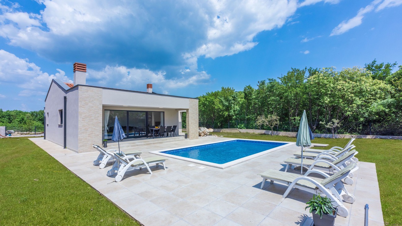 Photo of Outdoor in Brgod