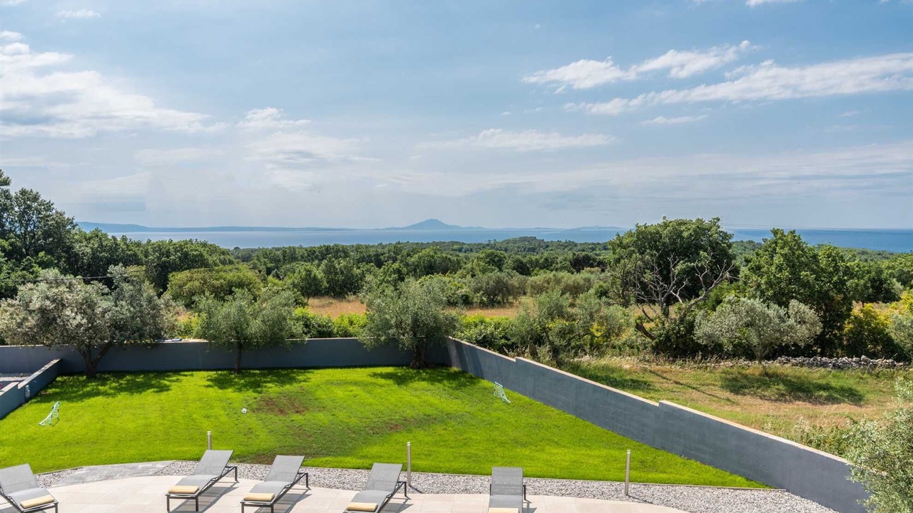 Photo of Patio Balcony in Peruski