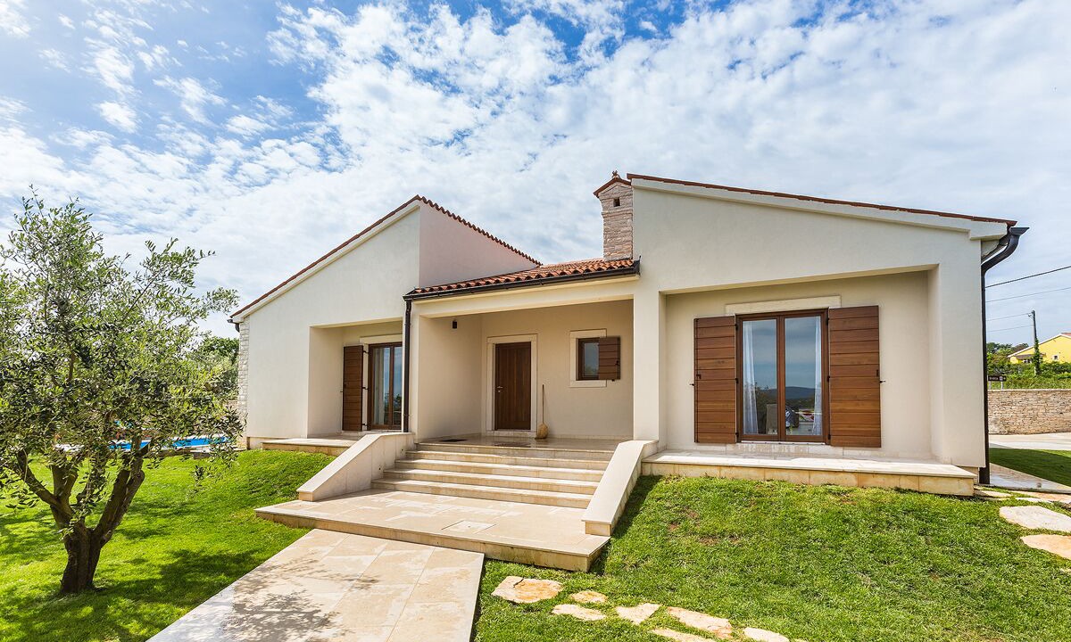 Photo of Outdoor in Kavran