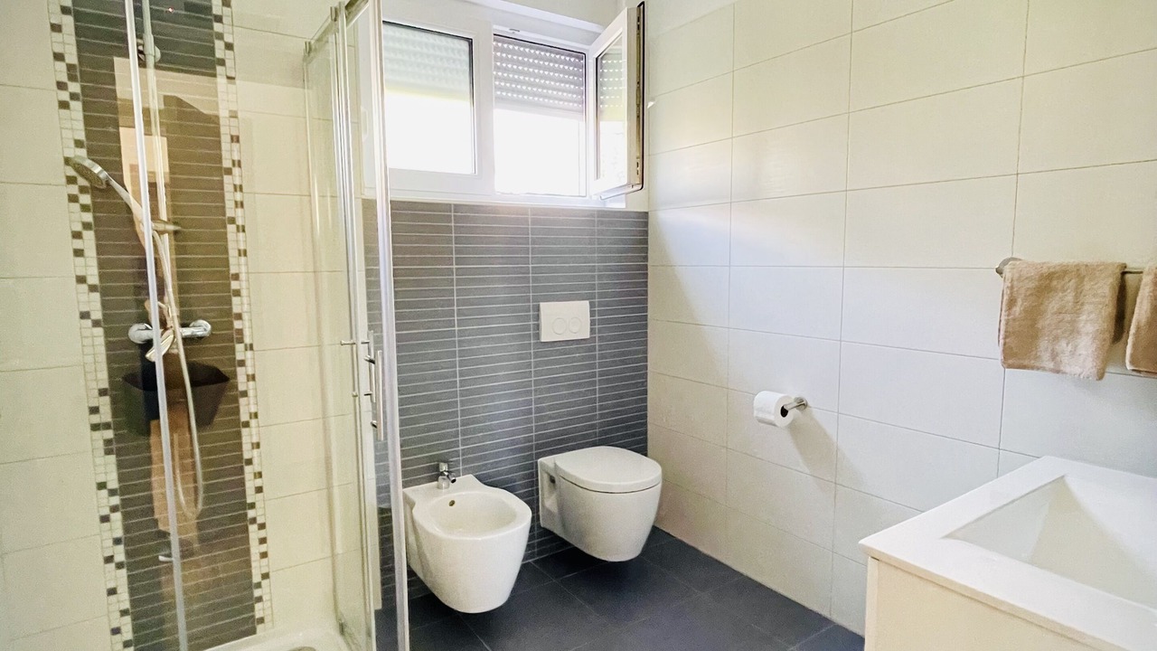 Photo of Bathroom in Peruski