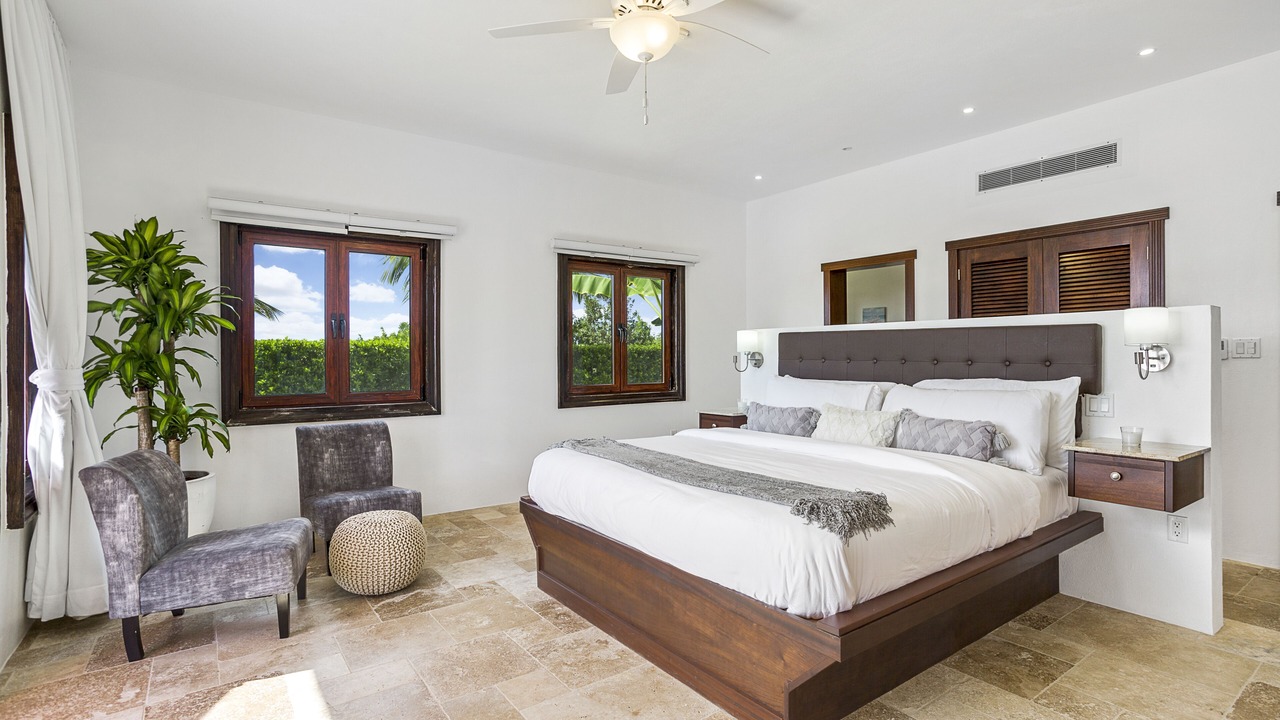 Photo of Bedroom in West End Village