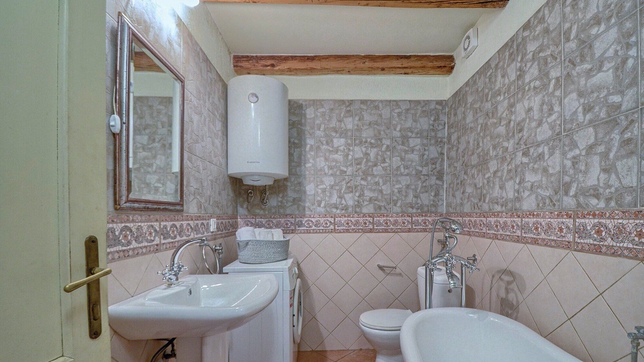 Photo of Bathroom in Muntic