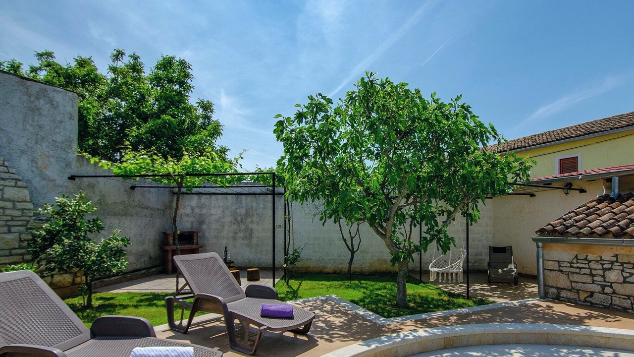 Photo of Outdoor in Muntic