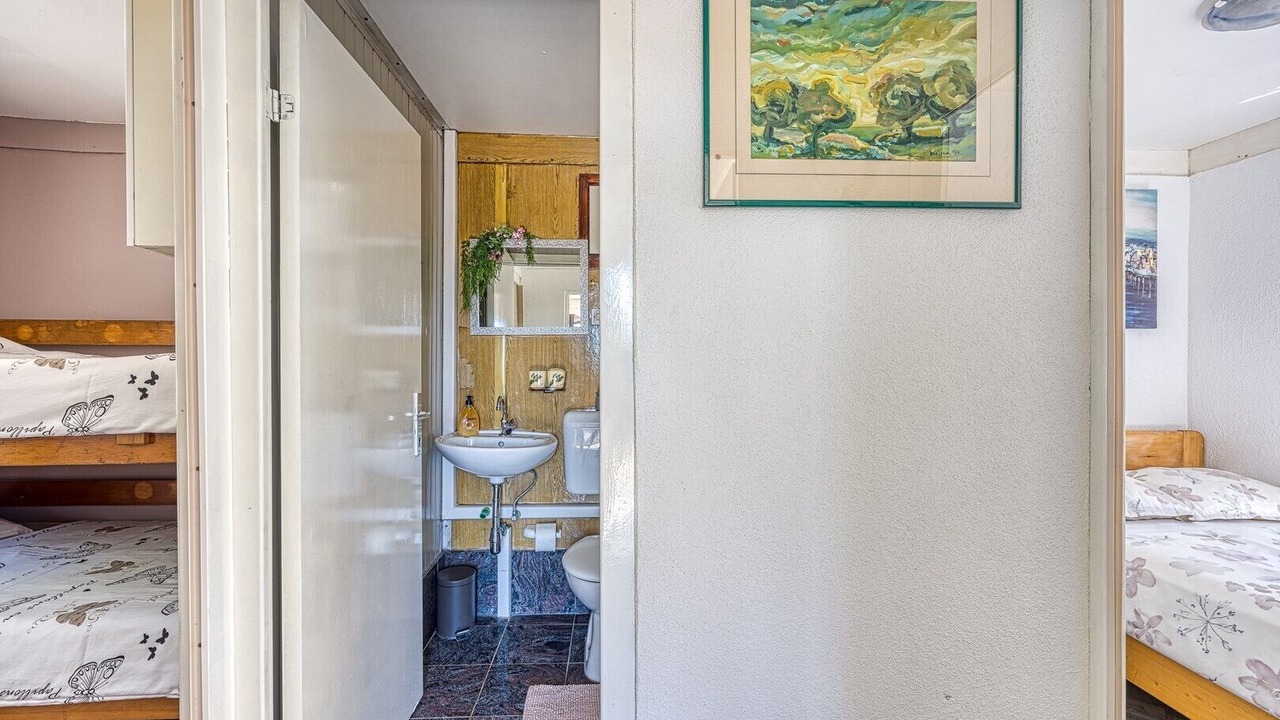 Photo of Bathroom in Kavran