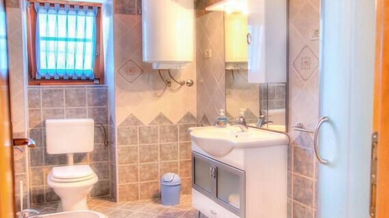 Photo of Bathroom in Gajana