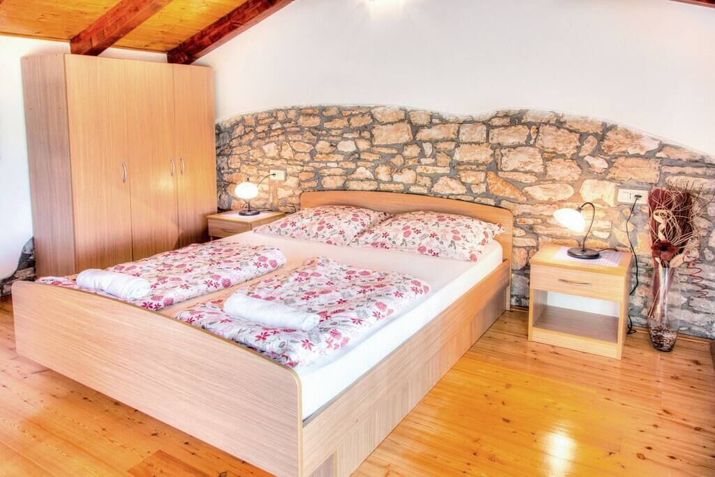 Photo of Bedroom in Gajana