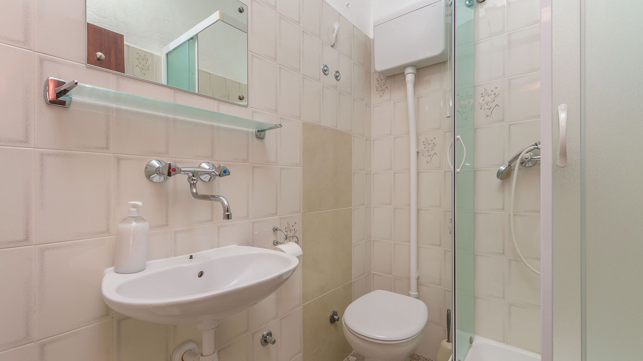 Photo of Bathroom in Duce