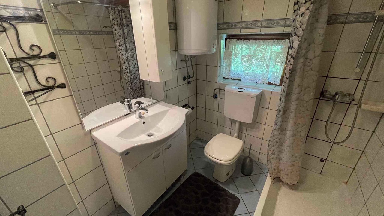 Photo of Bathroom in Grizane