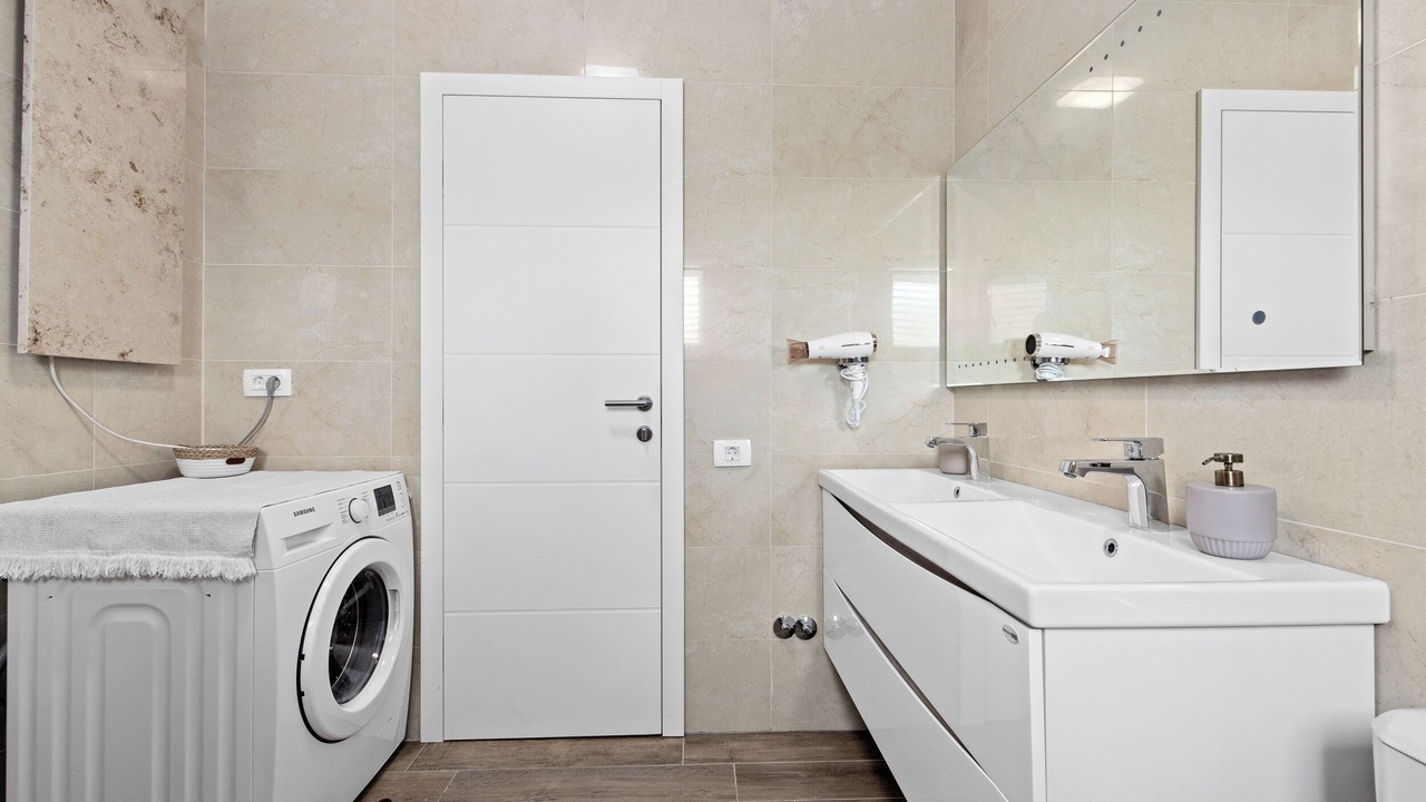 Photo of Bathroom in Peruski