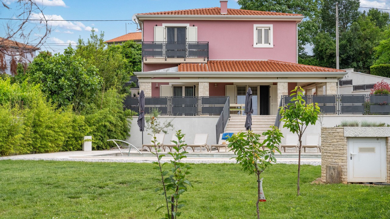 Photo of Outdoor in Vinez