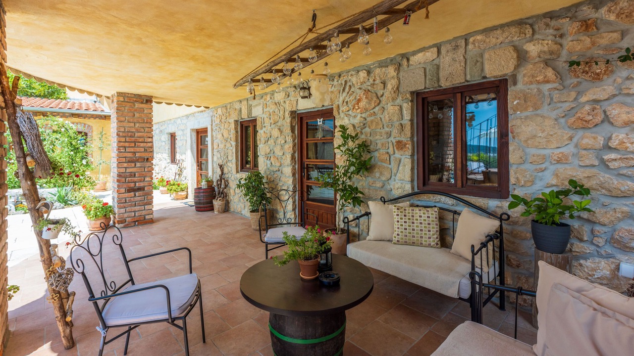 Photo of Patio Balcony in Grizane