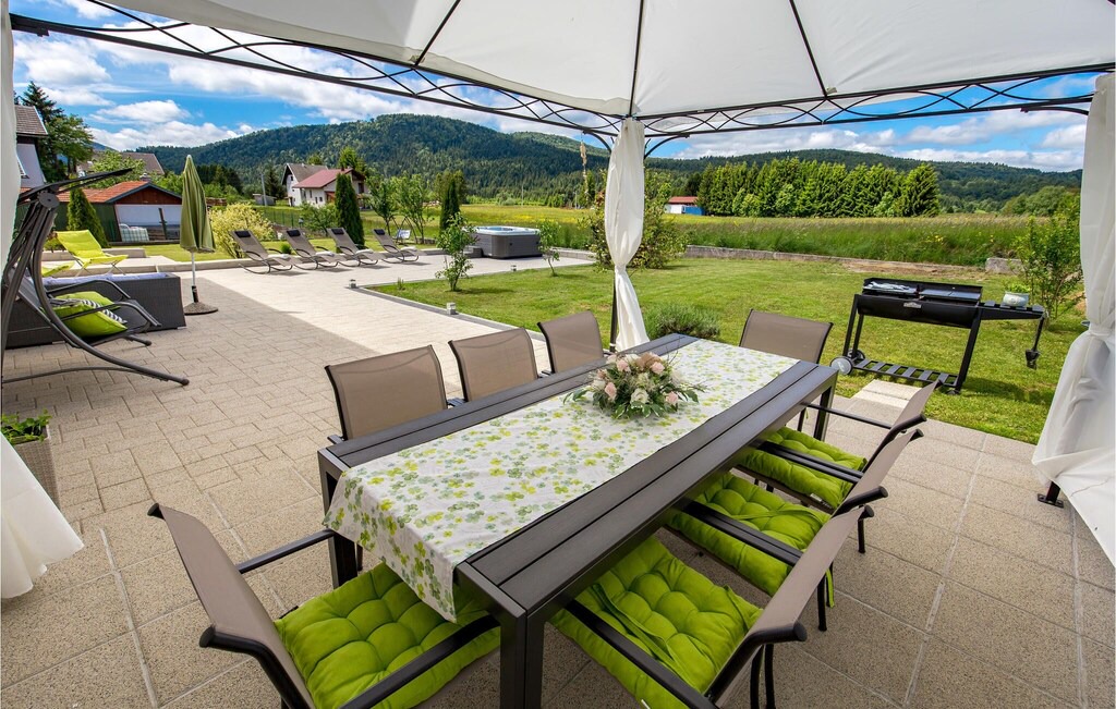 Photo of Patio Balcony in Ravna Gora