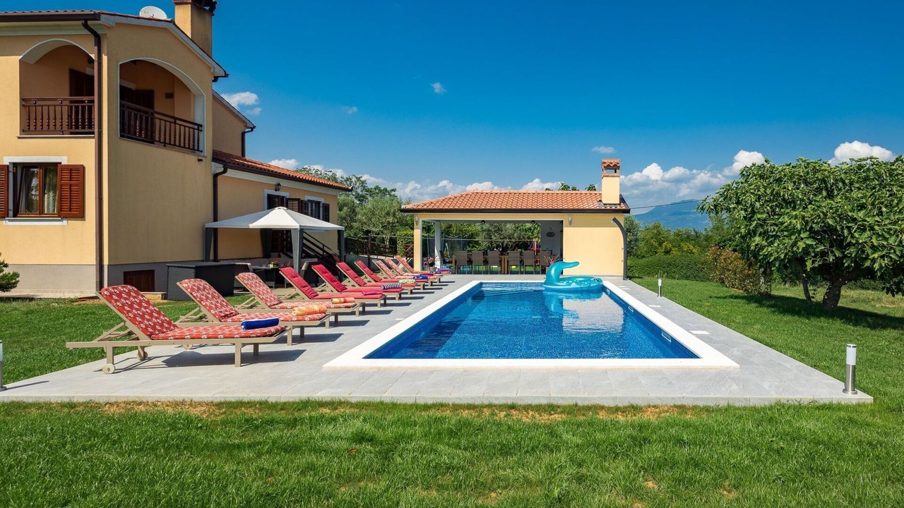 Photo of Outdoor in Pican