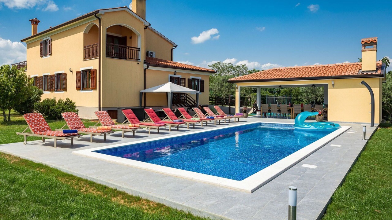 Photo of Outdoor in Pican